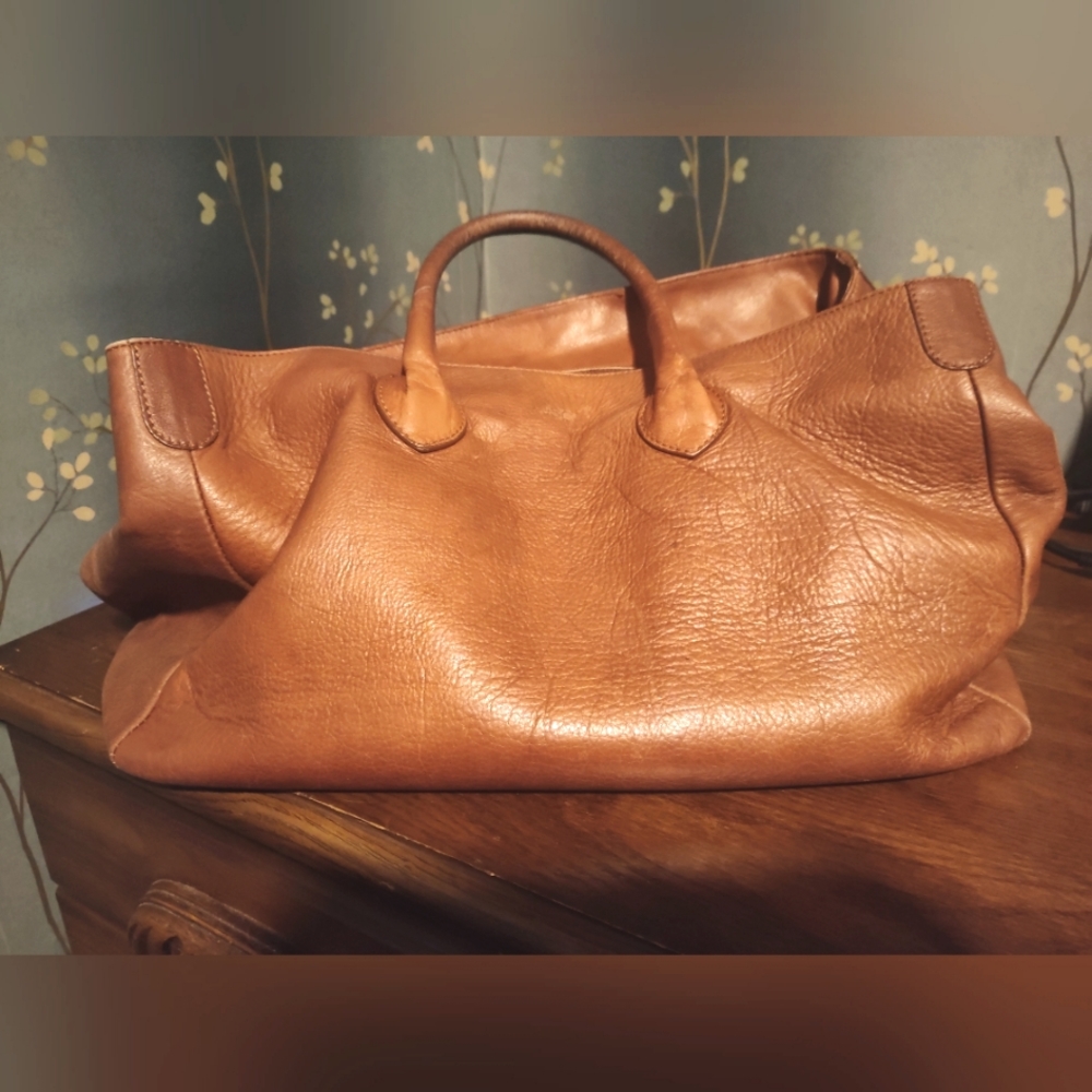 Mark and Graham Elisabetta Slouch Bag